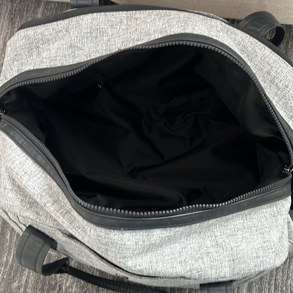 Lululemon Out of Range Duffel (33L) - Picture 4 of 9